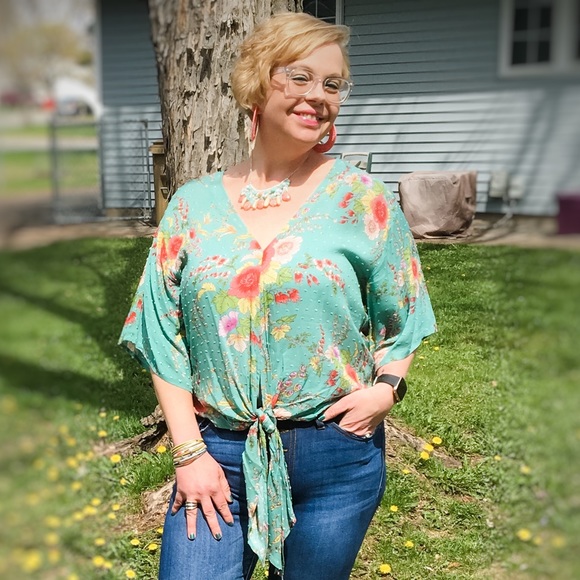 LoveStitch M womens Textured Floral Blouse with Front-Tie Detail - Picture 2 of 3